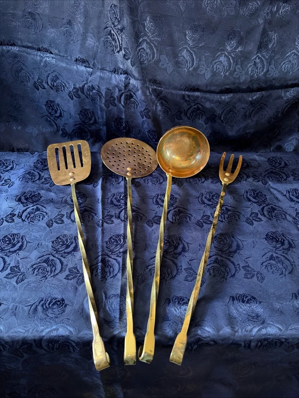 Set Of 4 Copper-Coated Kitchen Utensils With Twisted Brass Handles